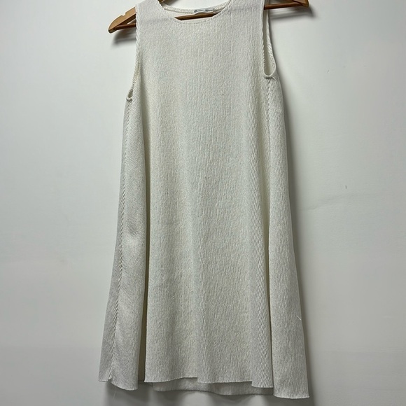 ZARA short dress with rough white fabric size M in shape A - Picture 1 of 7
